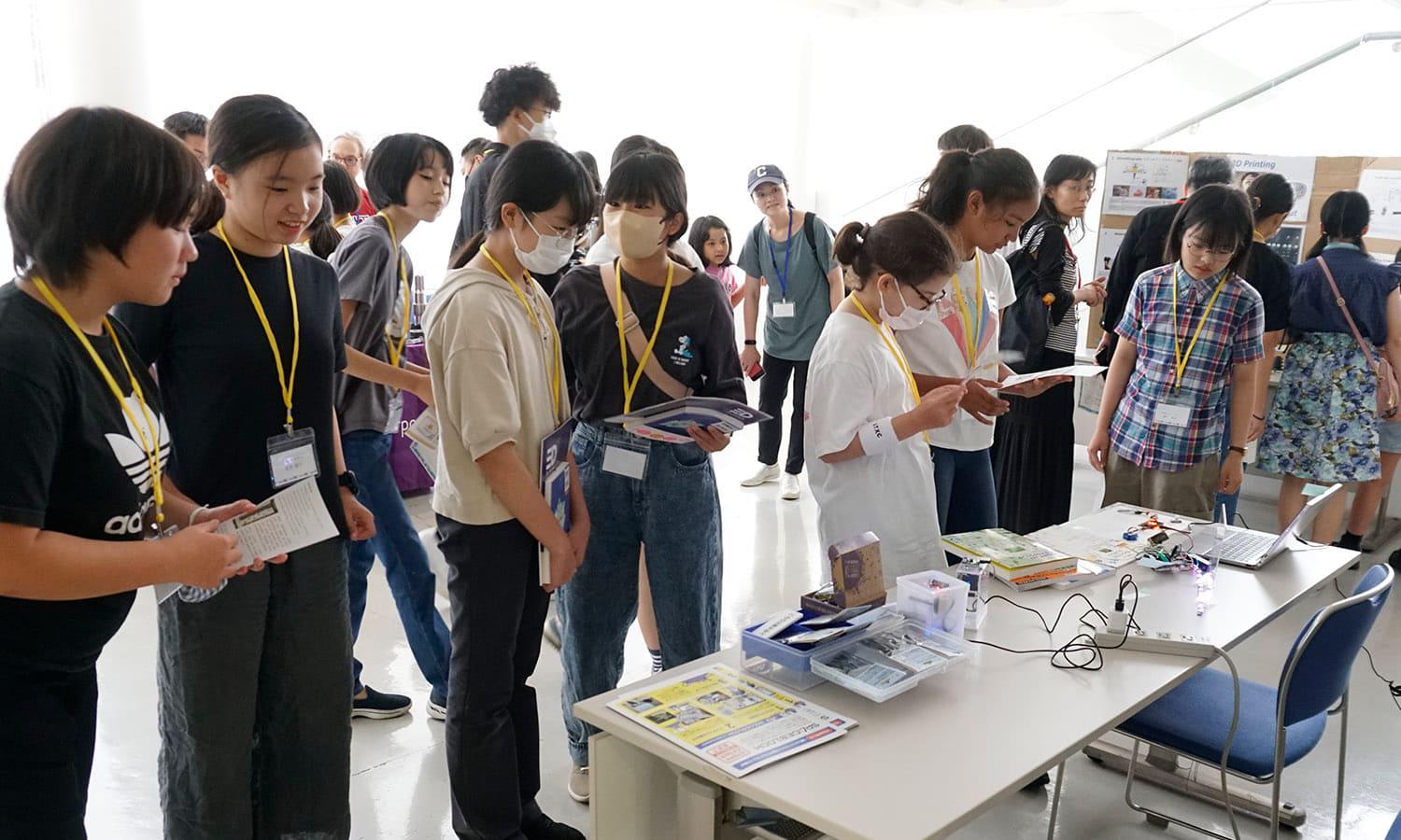 日本MIT会と東京工業大学が共催した女子児童生徒向けのSTEMワークショップのSTEMフェアにスペースブロックが展示されました